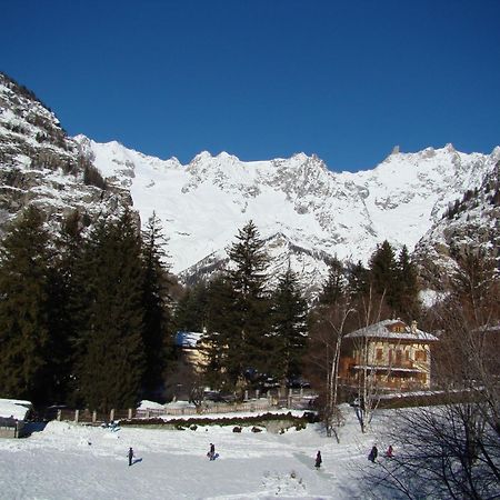 Hotel Lo Scoiattolo Курмайор Экстерьер фото
