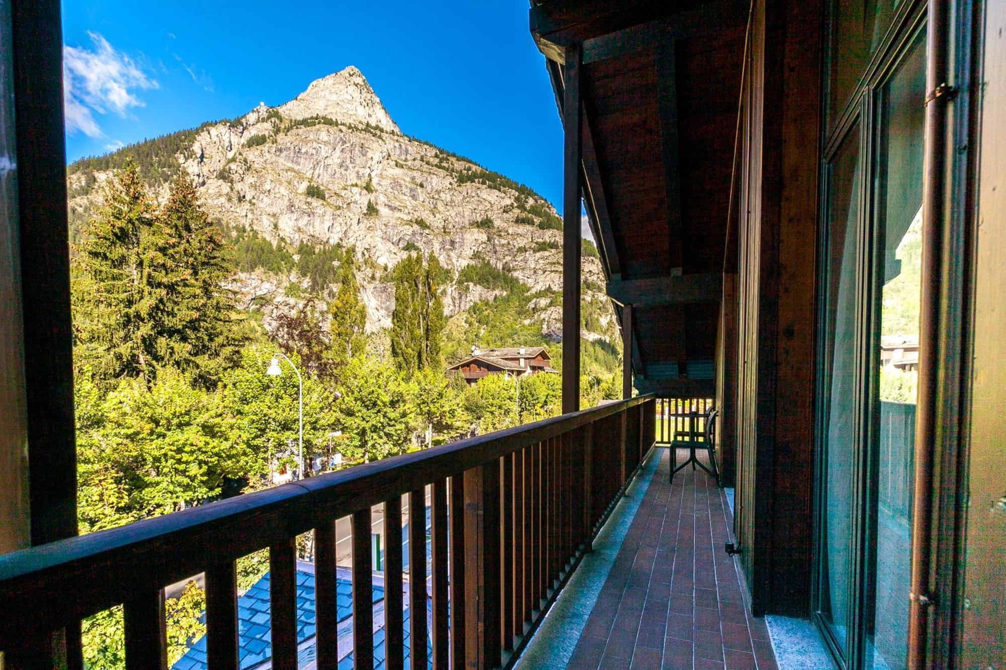 Hotel Lo Scoiattolo Курмайор Номер фото