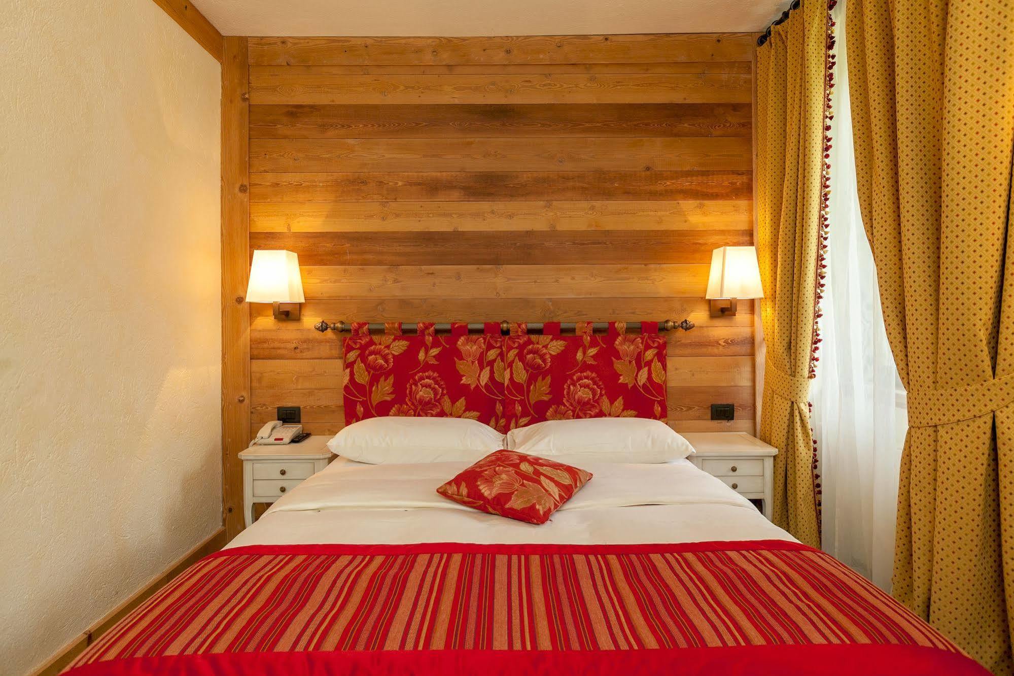 Hotel Lo Scoiattolo Курмайор Экстерьер фото